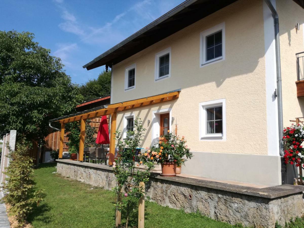 Landhof Ella - Ferienhaus Vor Den Toren Salzburgs Petting 외부 사진
